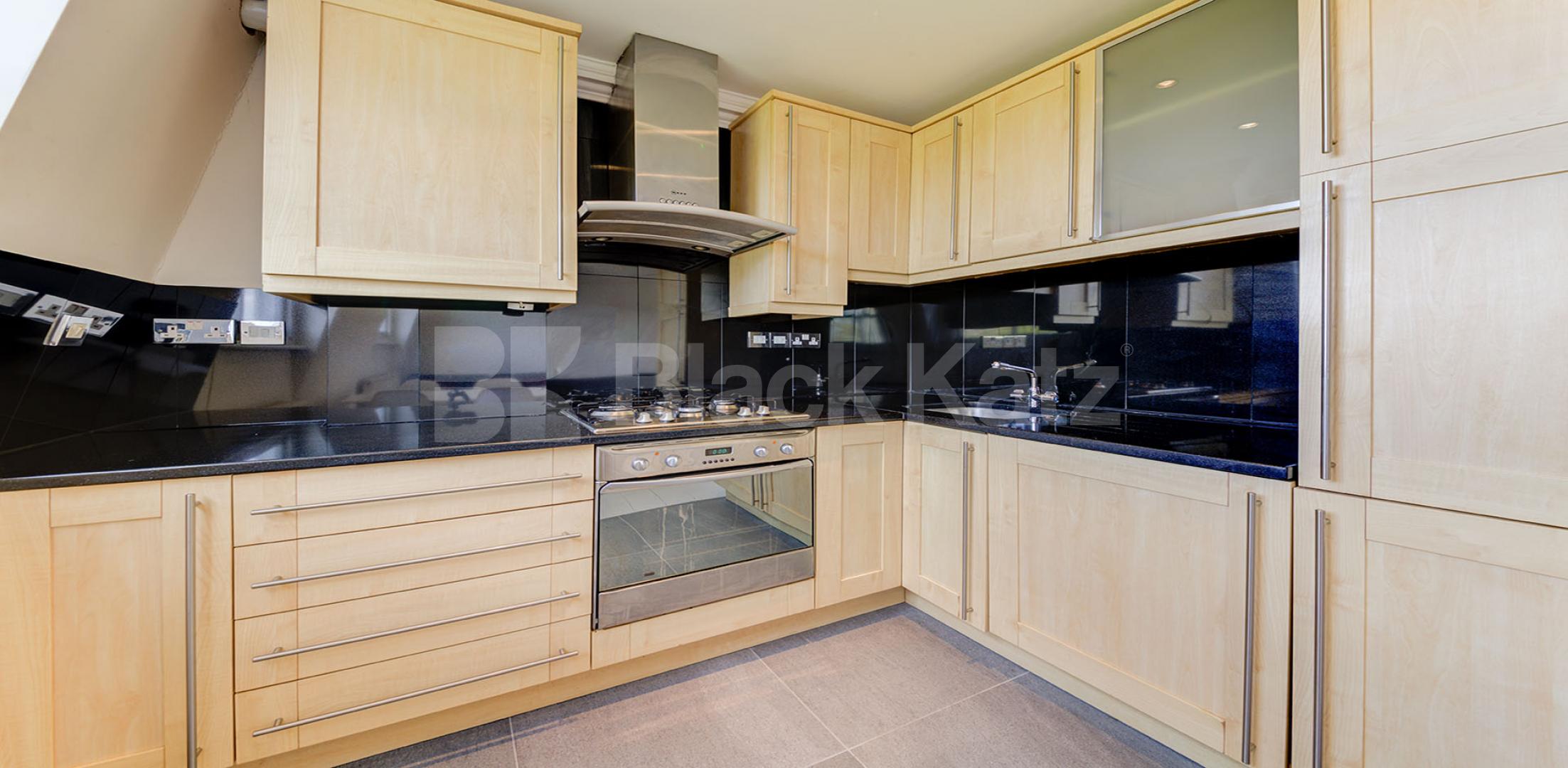 			STUNNING ONE BED!  , 1 Bedroom, 1 bath, 1 reception Flat			 Tollington Way, HOLLOWAY
